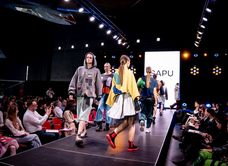 Krakowskie inspiracje i wyjątkowy styl: Nagrodzono najlepsze kolekcje młodych polskich projektantów