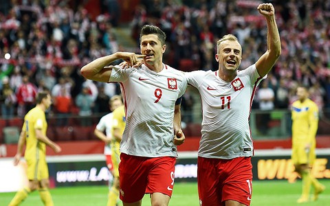 Sędzia "ukradł" Lewandowskiemu gola, ale Polacy pokonali Kazachstan 