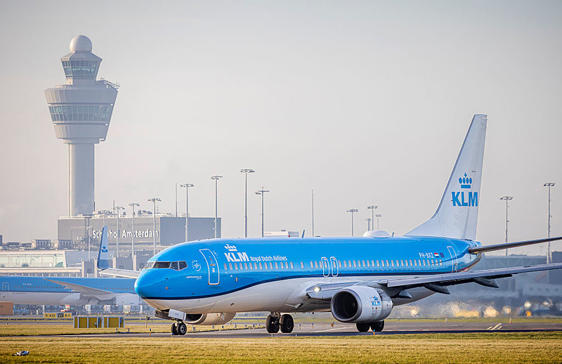 Holandia: KLM zamraża rekrutację po skoku cen paliwa, bilety droższe średnio o 50 euro