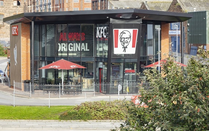 UK: Tradycyjne "fish and chips" pokonane przez kurczaki