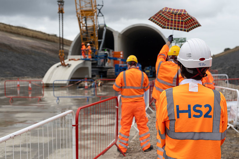 Pociągi HS2 mogą jeździć o 16% wolniej. Brytyjski rząd szuka miliardowych oszczędności