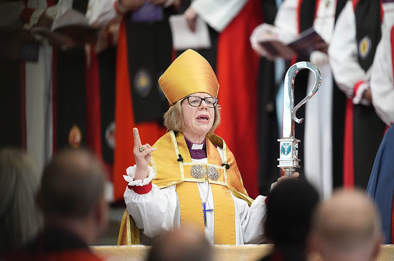 Nowa anglikańska arcybiskup oficjalnie objęła posługę. Papież skierował do niej przesłanie
