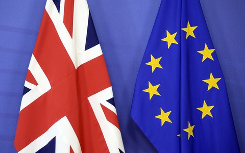 Brytyjski rząd podzielony w kwestii zaostrzenia migracji z UE