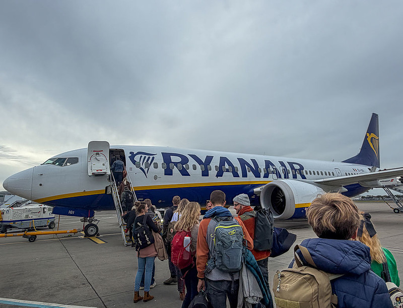 Ostatnia szansa na tańsze loty z UK. 1 kwietnia rośnie podatek, który podniesie ceny biletów