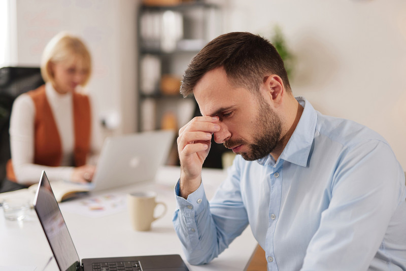 Lęk i brak zaufania powszechne w polskich firmach. Analiza zaskakującego raportu