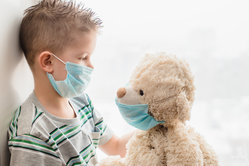 Nowy wariant Covid-19 rozprzestrzenia się na świecie. Szybciej zakaża dzieci niż dorosłych