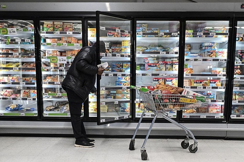 Drożej w godzinach szczytu? Supermarkety w UK mogą wkrótce wprowadzić zmienne ceny towarów