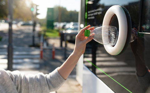 UK: Kaucje za butelki i puszki od października 2027