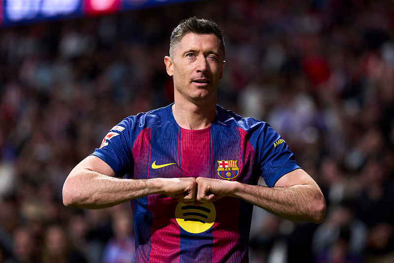 Italian media: Lewandowski offers himself to Milan
