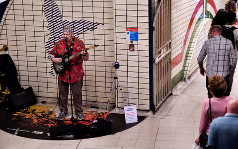 Londyńskie metro: Za śpiewanie można zapłacić karę