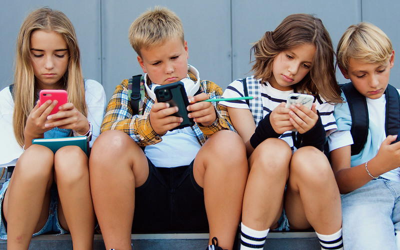 Unijna aplikacja do weryfikacji wieku w internecie jest już prawie gotowa