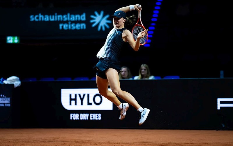 Turniej WTA w Stuttgarcie: Pewna wygrana Świątek w trenerskim debiucie Roiga