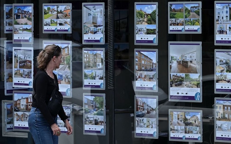 Private rents in Great Britain stop rising for first time since 2017