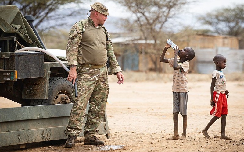 BBC: Brytyjscy żołnierze w Kenii przez lata płodzili dzieci z miejscowymi kobietami i je porzucali