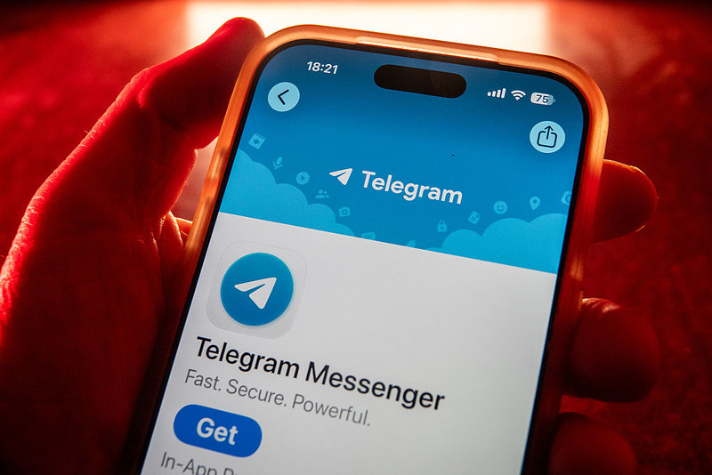 Brytyjski regulator mediów wszczął śledztwo w sprawie Telegramu i dwóch czatów dla nastolatków