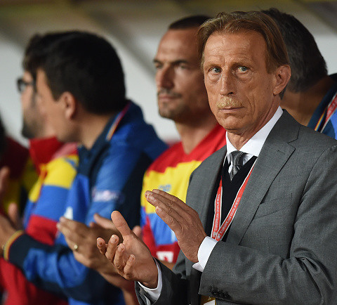 Trener rumuńskich piłkarzy straci pracę?