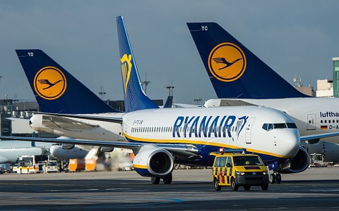 Ryanair odwołuje loty z UK. Powodem strajk Francuzów