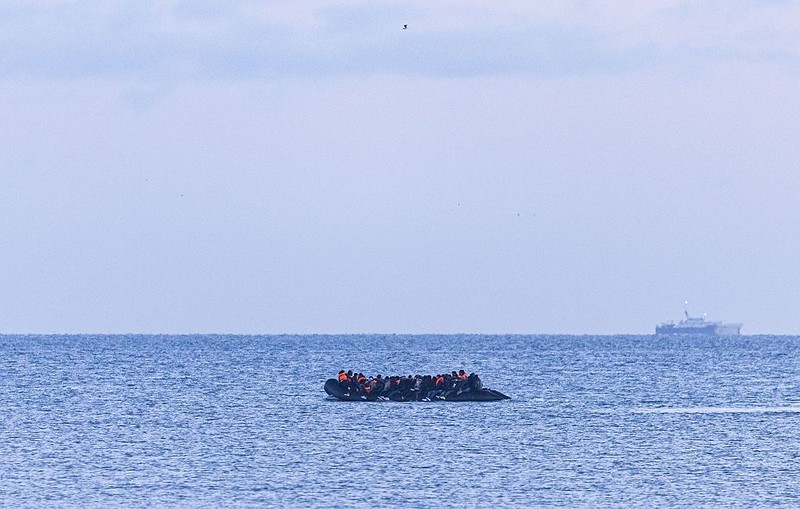 Uratowano ponad 100 migrantów próbujących pokonać kanał La Manche w kierunku UK