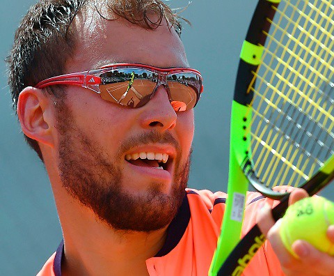Janowicz advanced to the second round of the tournament in Szczecin
