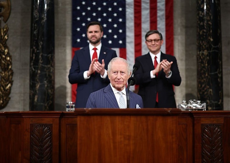 Historyczne wystąpienie Karola III w Kongresie USA