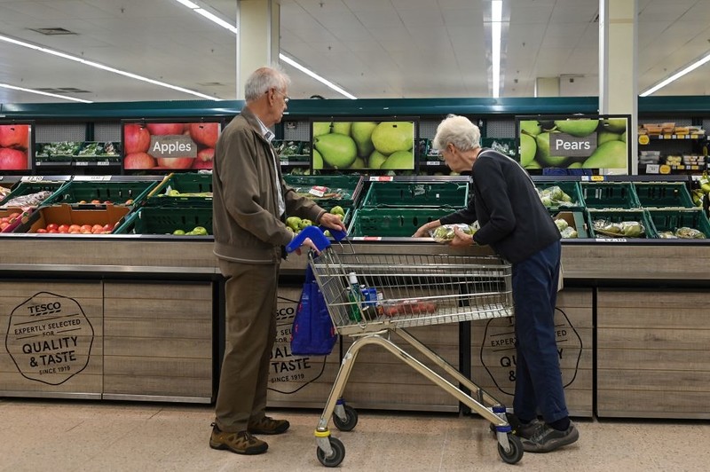 Ziemniaki, mleko i mięso wśród produktów, których może zabraknąć w UK przez wojnę z Iranem