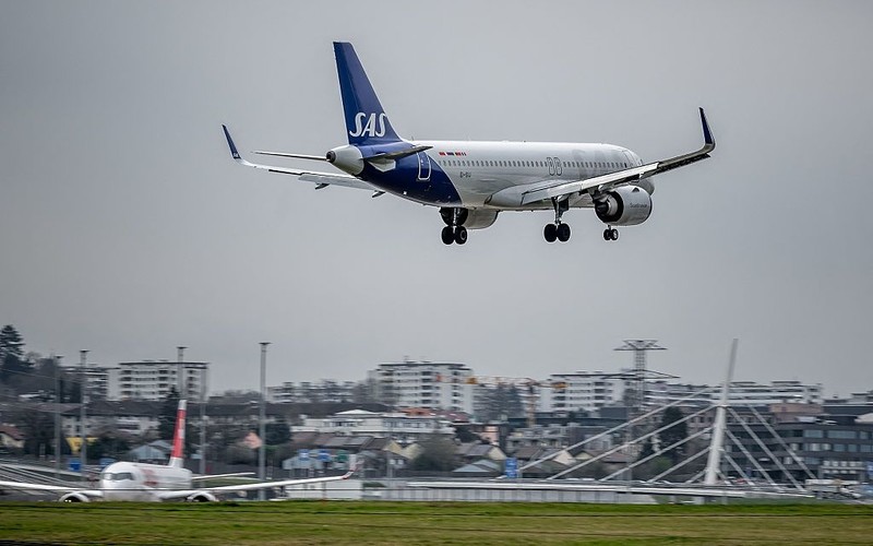 SAS odwołuje blisko 1200 lotów z powodu cen paliwa