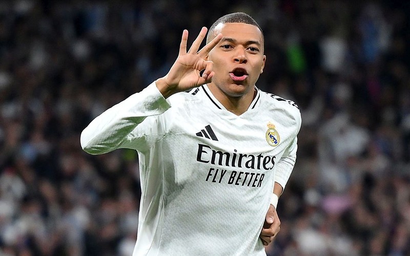 Mbappe krytykowany za wczasy na Sardynii przed El Clasico