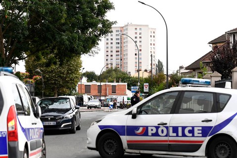 Francja: Mężczyzna uzbrojony w nóż zaatakował żołnierza na patrolu