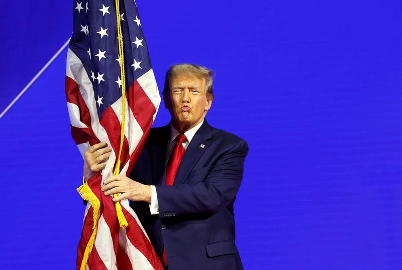 Globalny sondaż: USA coraz mniej lubiane, a w Europie pesymizm