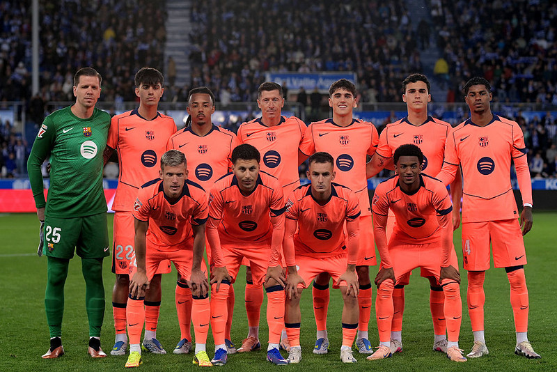 Pewna tytułu Barcelona, ze Szczęsnym w bramce, przegrała z Alaves
