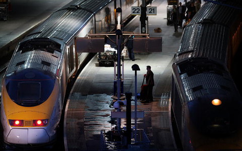 Policja ostrzega: Dżihadyści mogą usiłować wykoleić pociąg