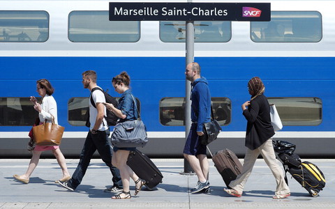 Four US tourists attacked with acid outside train station in France