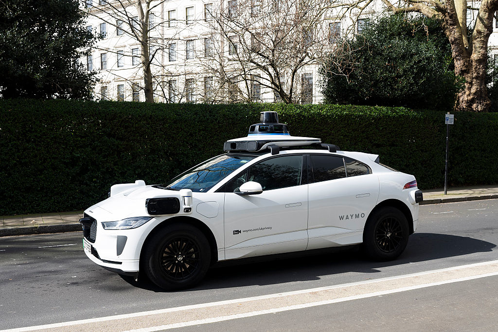 Kiedy Londyńczycy będą mogli rezerwować autonomiczne taksówki i autobusy?