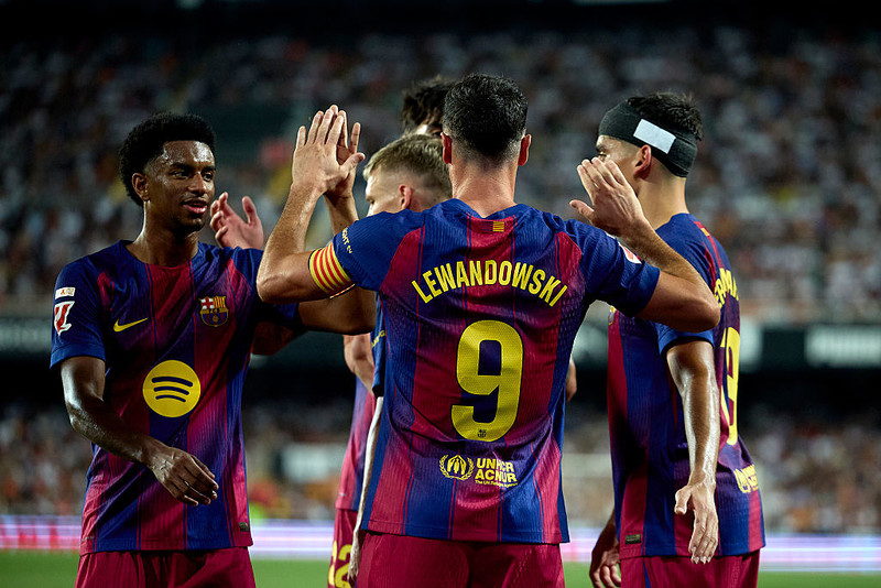 Hiszpańskie media: Lewandowski pożegnał się z FC Barceloną w "polskim dniu"