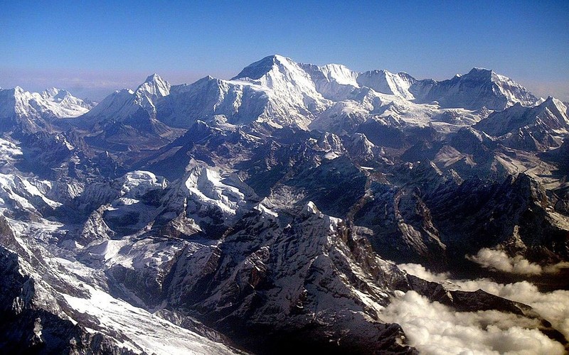 Rekordowa liczba 274 osób zdobyła Everest od strony Nepalu w ciągu 1 dnia