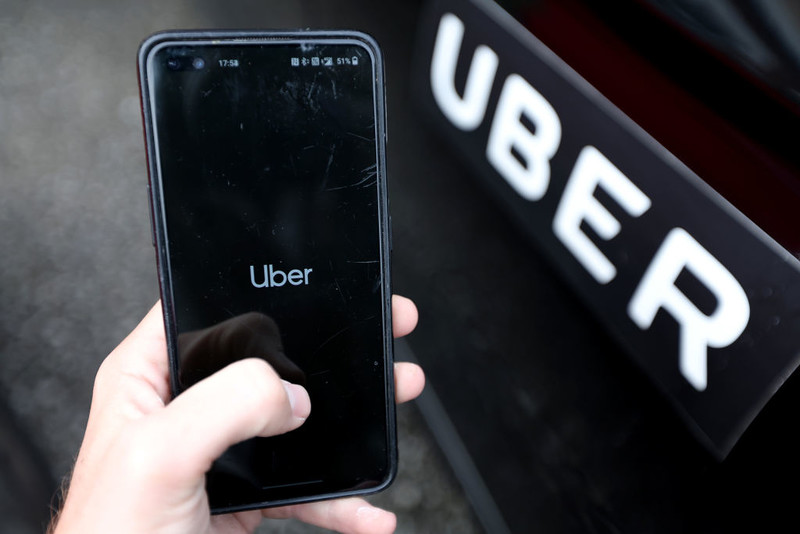 UK: Uber wprowadza nową funkcję bezpieczeństwa, która pozwoli pasażerom nagrywać podróż
