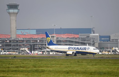 Kryzys Ryanair: Linie zaoferowały pilotom 12 tys. EUR za pracę w dni wolne