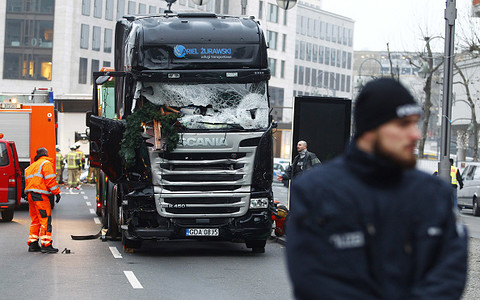 Zamach w Berlinie: "Kardynalne błędy" policji
