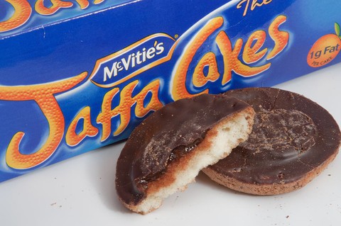 Z opakowań Jaffa Cakes zniknęły dwa ciastka. Brytyjczycy nie są zadowoleni