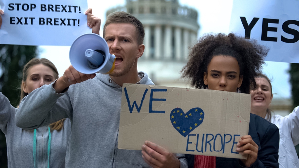 Trzech na pięciu młodych chciałoby powrotu do UE
