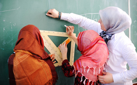 UK: Już 4-letnie dziewczynki z obowiązkiem noszenia hidżabu