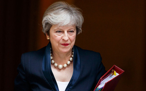 Theresa May defends refusal to sack Boris Johnson