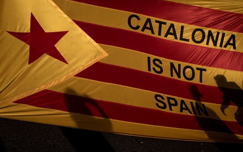 Rząd kataloński: Parlament zbierze się w poniedziałek mimo zakazu