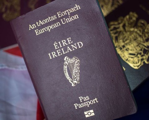 Irlandia jako pierwsza w Europie ma anulować paszporty pedofilów
