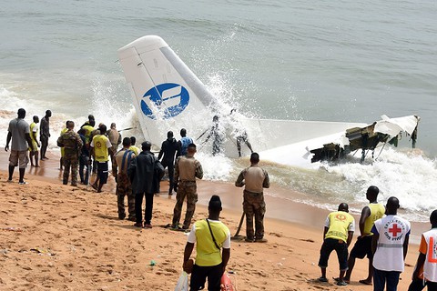 Samolot rozbił się na plaży. Są zabici i ranni