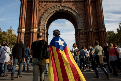 Premier Katalonii wciąż unika odpowiedzi na pytanie, czy ogłosił niepodległość