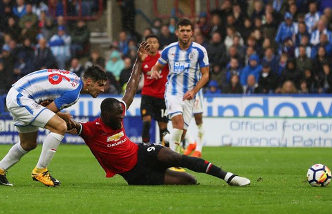 Huddersfield send Manchester United crashing to first Premier League defeat