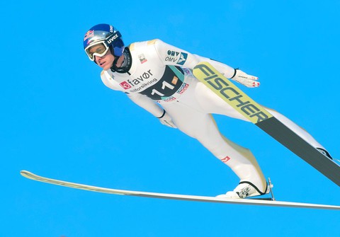 Austrian ski jumper Schlierenzauer out with knee injury