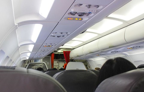 Londyn Gatwick: Pasażer na gapę znaleziony w toalecie samolotu