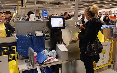 Supermarket self-checkouts 'making older people feel lonely and isolated'